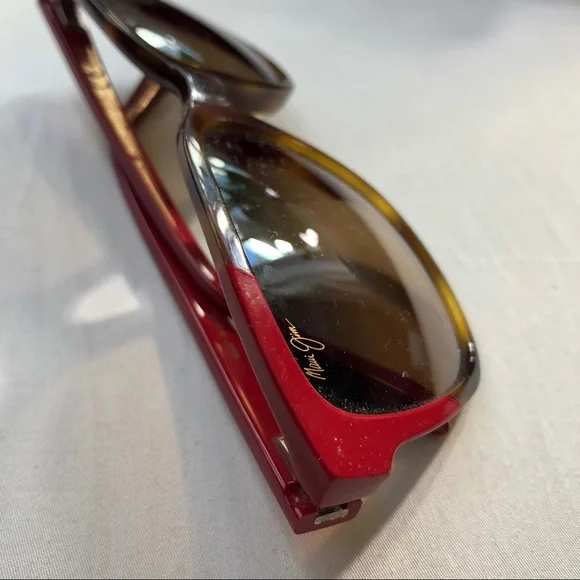 Maui Jim Sunglasses - Picture 6 of 9